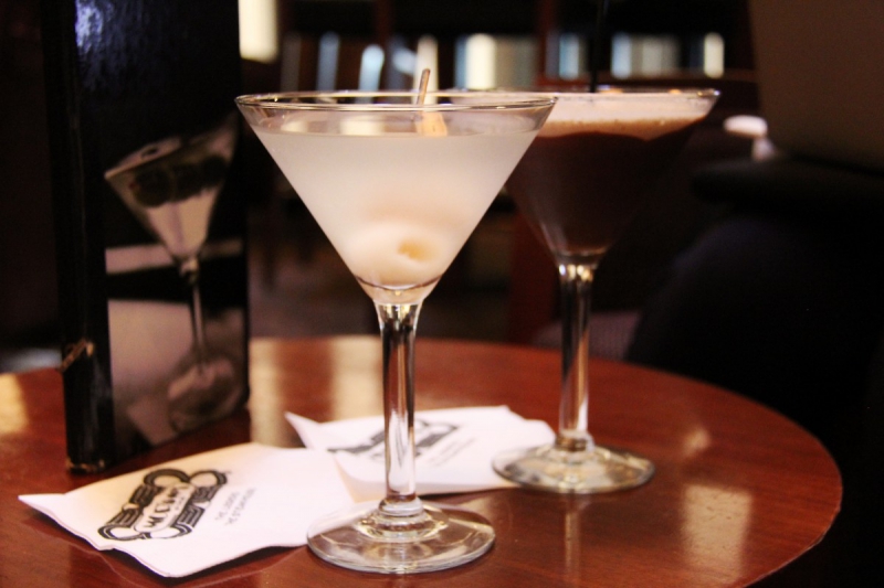 brasserie-BOUYON-min_martini_bar_lychee_chocolate_alcohol_liquor_happy_hour_happy-910161